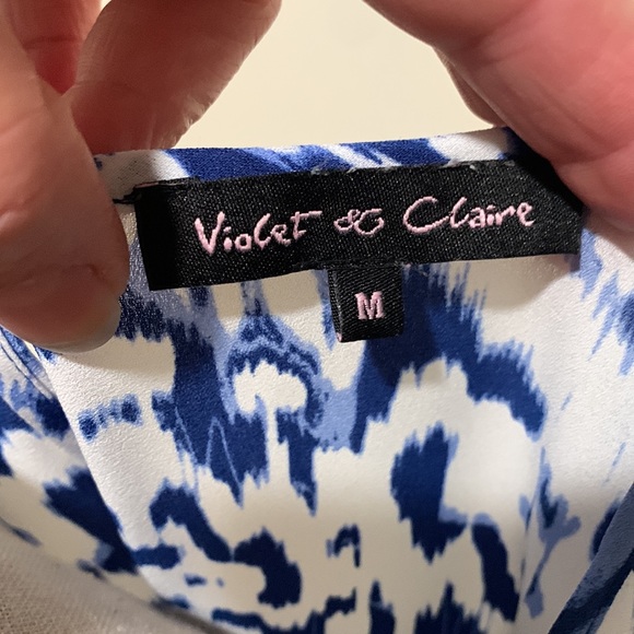 Cute white and blue top - Picture 4 of 5